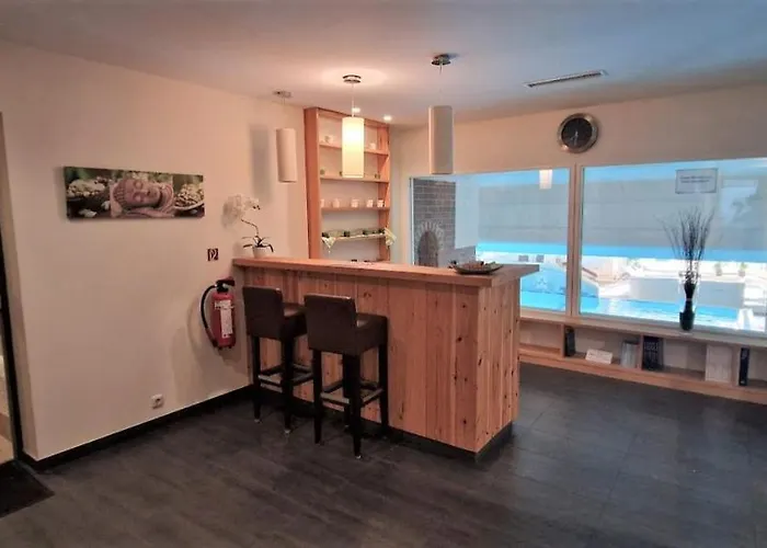 Pools, Sauna Und Balkon Mit Panoramablick شقة *
