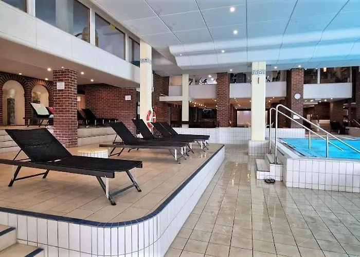 Pools, Sauna Und Balkon Mit Panoramablick شقة