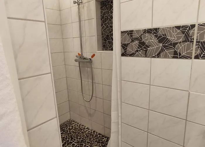 Pools, Sauna Und Balkon Mit Panoramablick سانكت انجلمار