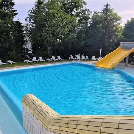 Pools, Sauna Und Balkon Mit Panoramablick Apartment