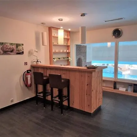 Pools, Sauna Und Balkon Mit Panoramablick Apartment *