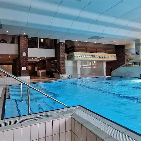 Pools, Sauna Und Balkon Mit Panoramablick Apartment