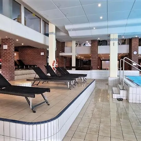 Pools, Sauna Und Balkon Mit Panoramablick Apartment