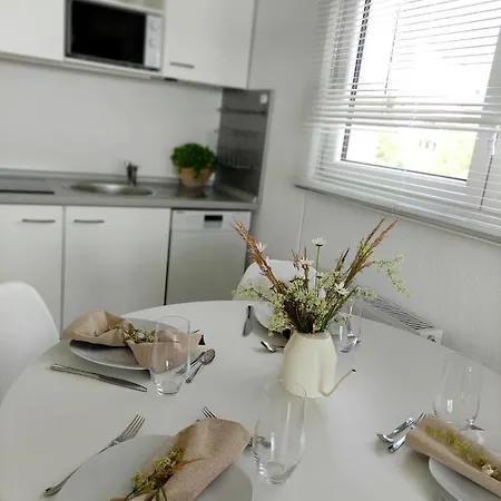 Pools, Sauna Und Balkon Mit Panoramablick Apartment