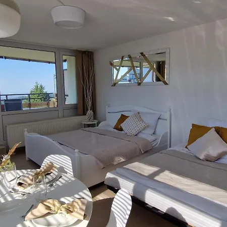 Apartment Pools, Sauna Und Balkon Mit Panoramablick