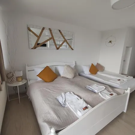 Pools, Sauna Und Balkon Mit Panoramablick * Sankt Englmar