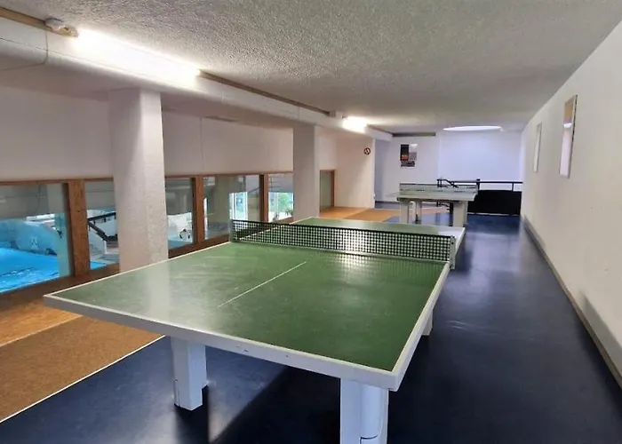 Pools, Sauna Und Balkon Mit Panoramablick アパート *