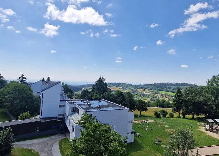 Pools, Sauna Und Balkon Mit Panoramablick