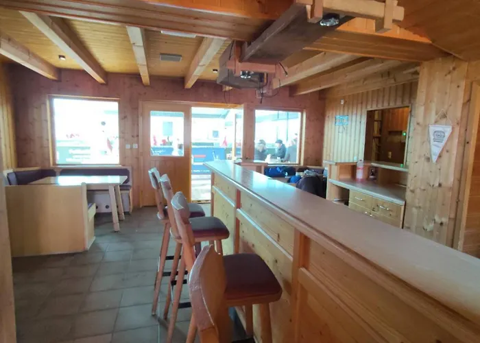 Pools, Sauna Und Balkon Mit Panoramablick